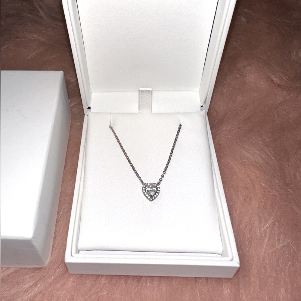 Pandora Elevated Heart Necklace with chain